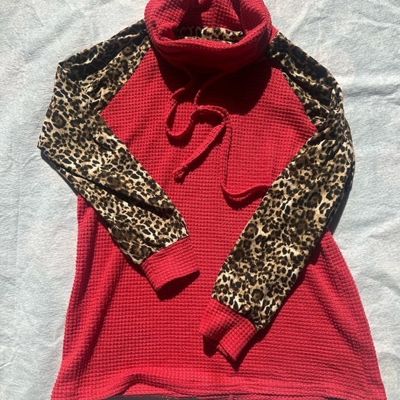 Andthewhy Women’s Leopard Sleeve Pink Cowl Neck Waffle Knit Sweater Size medium - Picture 1 of 8